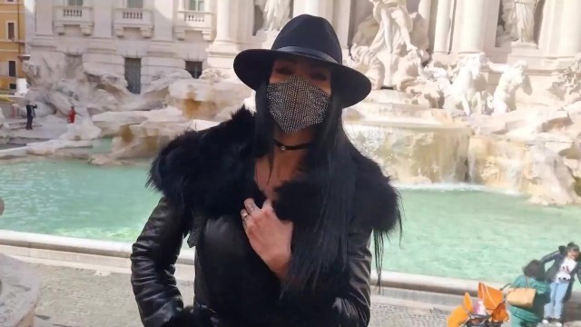 Trailer new Movie Amandha Fox Nuda per Le Strade Di Roma Ne Fà Di Tutti i Colorri